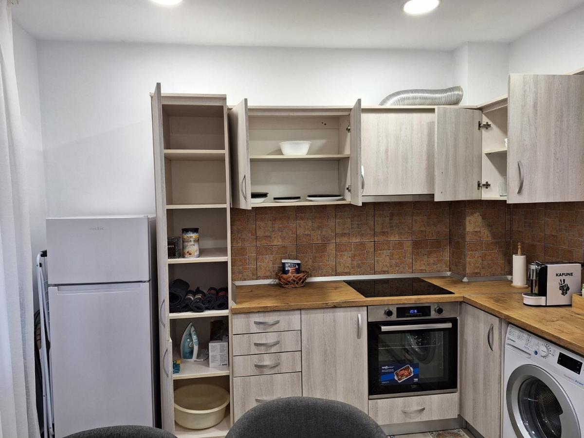 Black Eagle Central Unirii Square, 2 King Size Bedrooms, Free Private Parking Орадя Екстер'єр фото