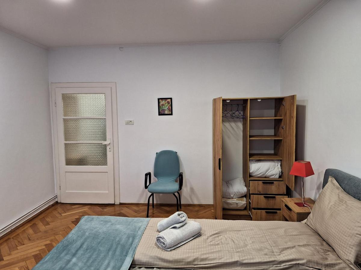 Black Eagle Central Unirii Square, 2 King Size Bedrooms, Free Private Parking Орадя Екстер'єр фото