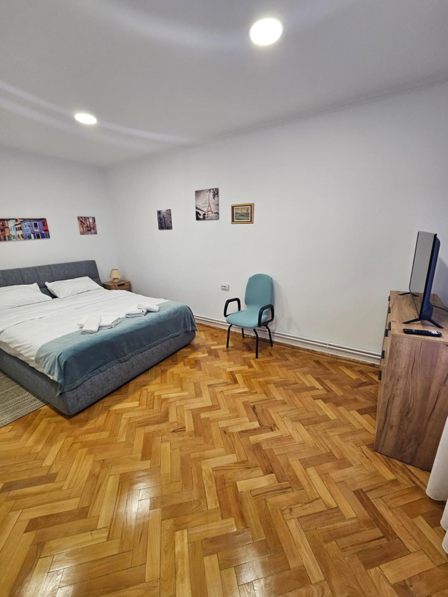 Black Eagle Central Unirii Square, 2 King Size Bedrooms, Free Private Parking Орадя Екстер'єр фото